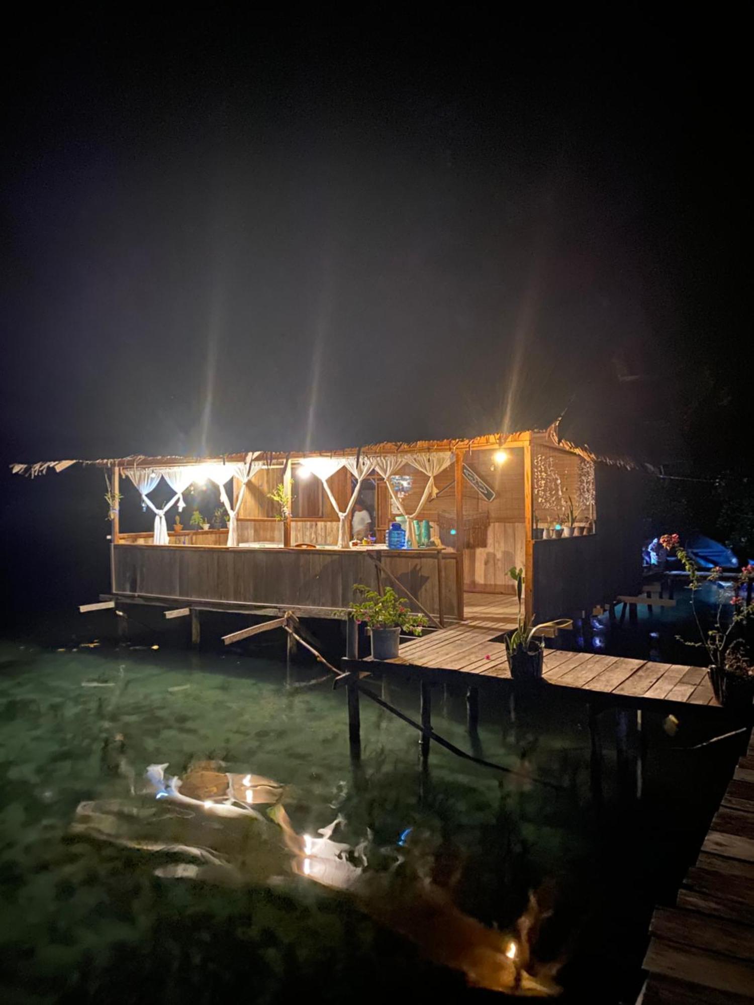 Nyanse Homestay - Raja Ampat Besir Eksteriør billede
